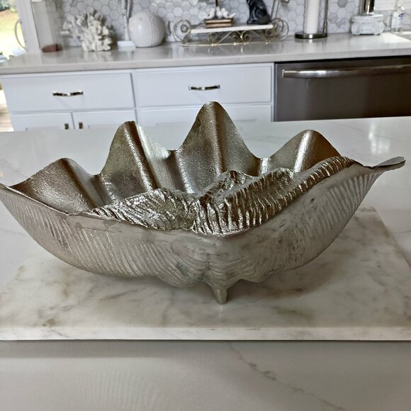 NEW! COASTAL COTTAGE CAST METAL OYSTER SHELL BOWL - Picture 4 of 5